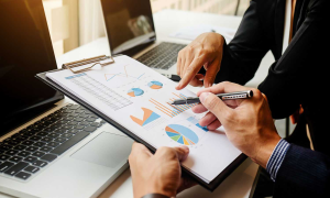 亚马逊新品期运营攻略:48个ASIN竞品库+三阶关键词打法-墨攻推广MOGOEC