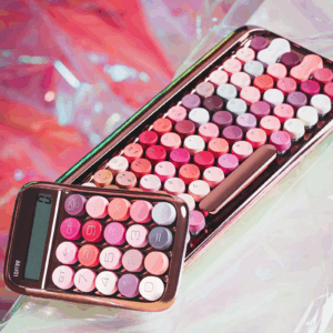 “她经济”切入机械键盘:从 Lofree 的1亿出海成绩,看女性向细分如何打穿红海-墨攻推广MOGOEC