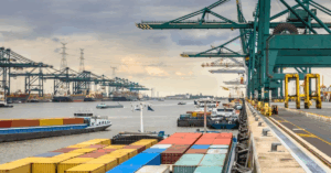 欧洲港口罢工 “锁喉” 供应链：近百艘船只受阻-墨攻推广MOGOEC